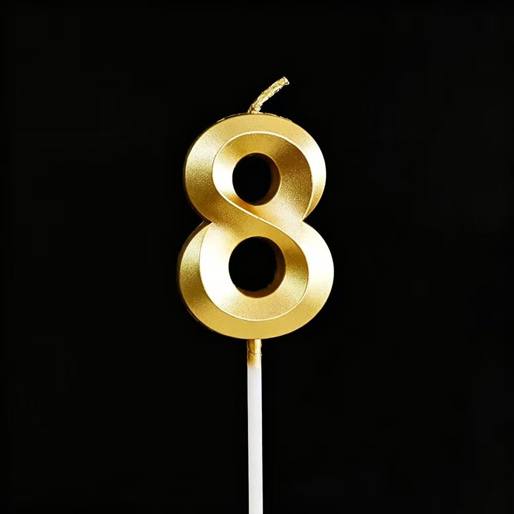 Gold Curved Number 8 Birthday Candle